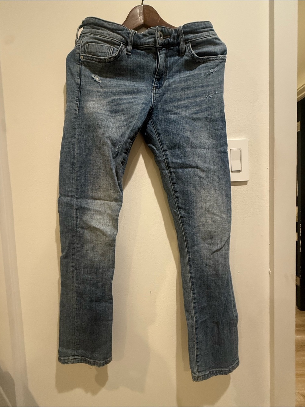 Pilcro Women’s Skinny Jeans in Washed Blue Denim